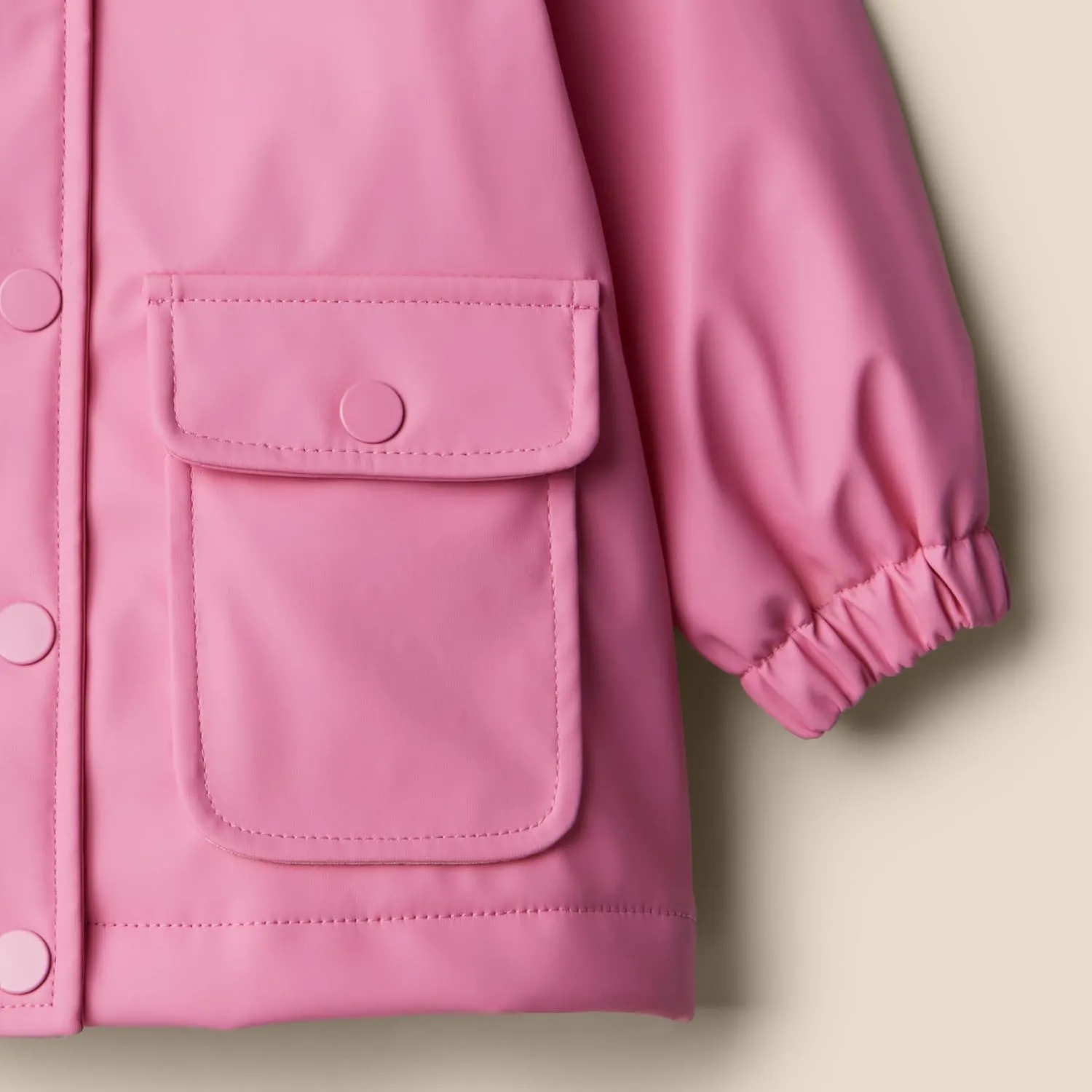 Amazon Essentials x Sofia Grainge Toddlers and Baby Girls' Water-Repellent Rain Jacket